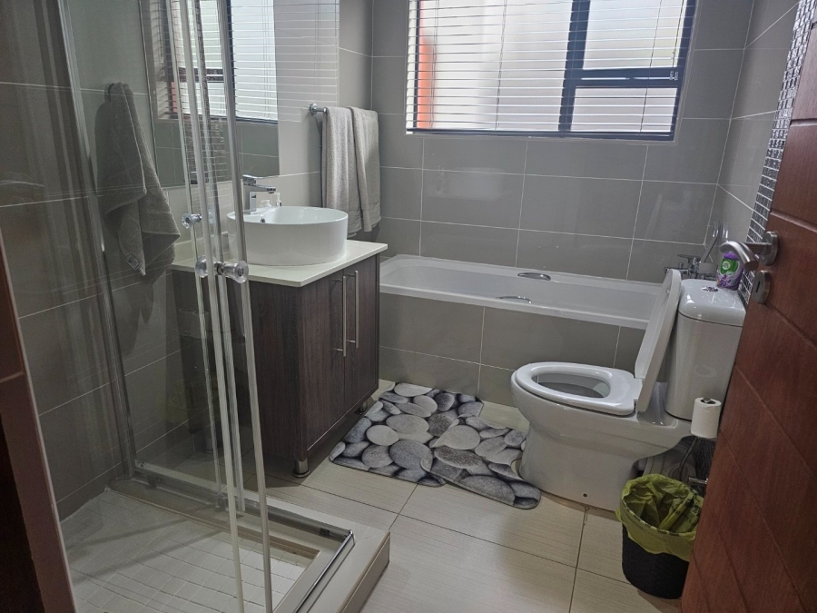 4 Bedroom Property for Sale in Wild Olive Estate Free State